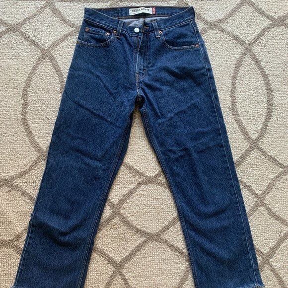 LEVI's DARK WASH CROPPED FRAYED JEANS - Picture 1 of 3